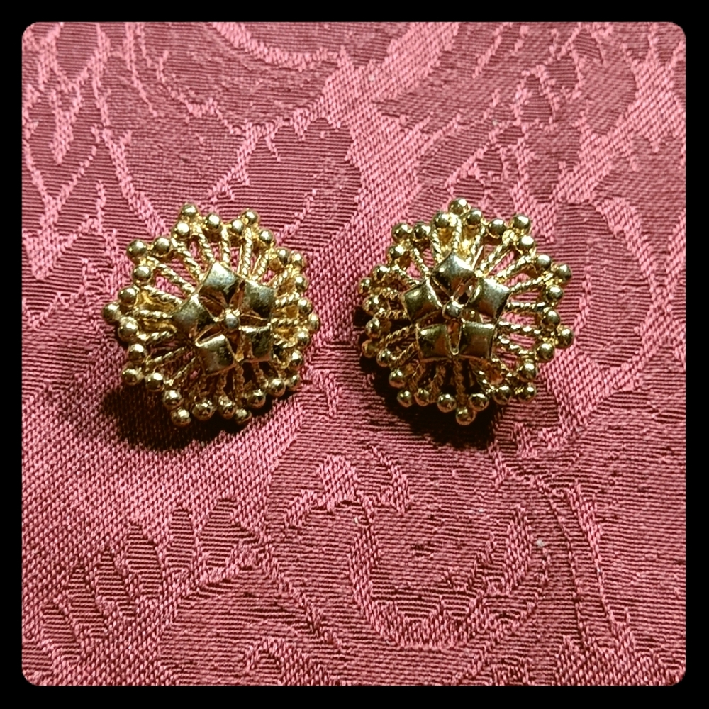 Vintage Monet Gold Clip On Earrings